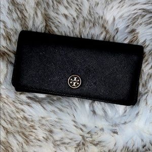 Tory Burch wallet.